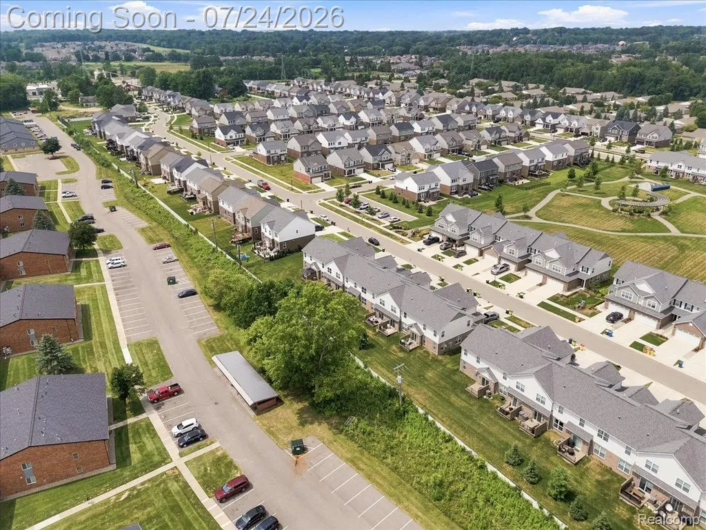 8678 Pioneer Street Washington Township MI 48094