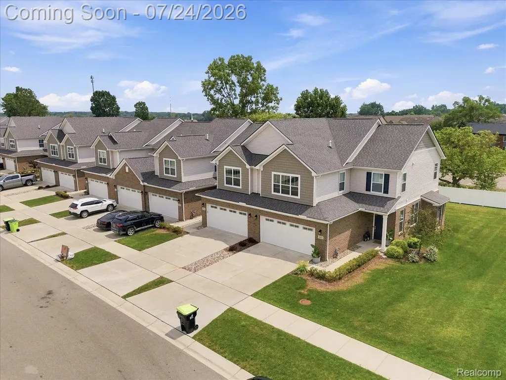 8678 Pioneer Street Washington Township MI 48094