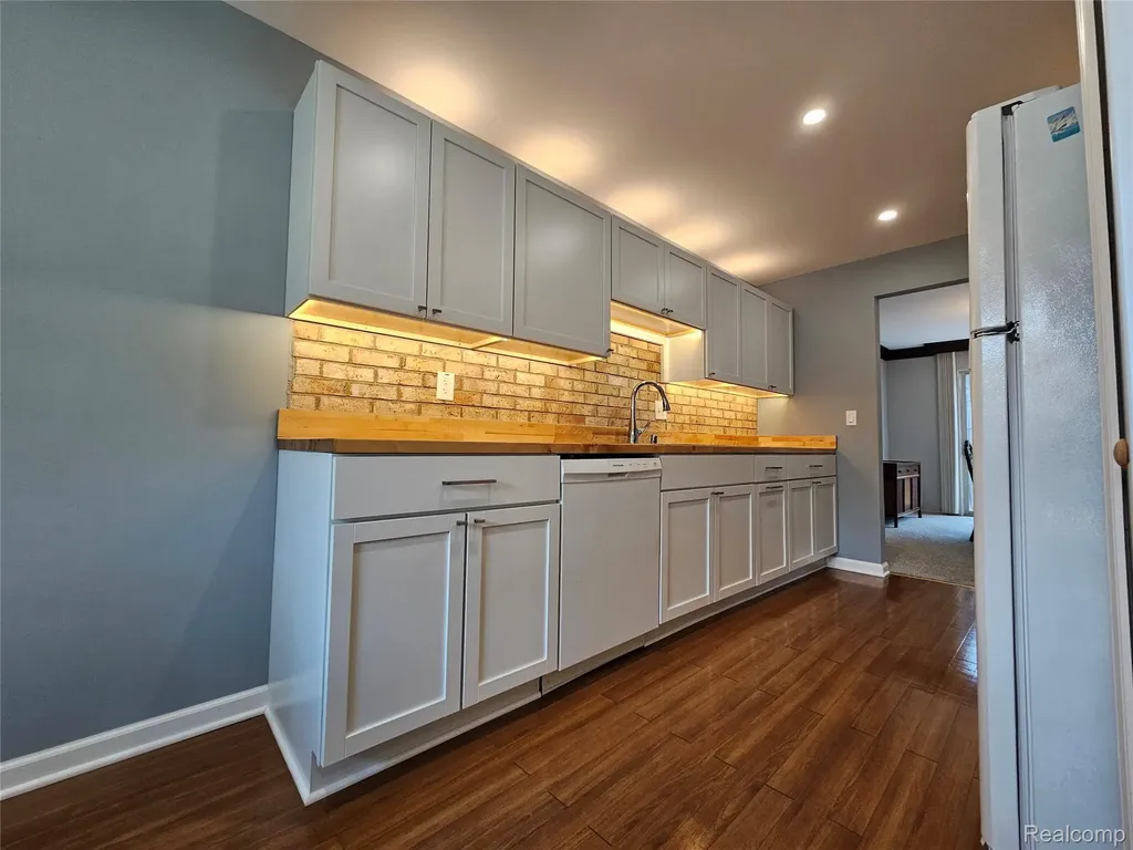 1437 Lantern Lane Rochester Hills City MI 48306