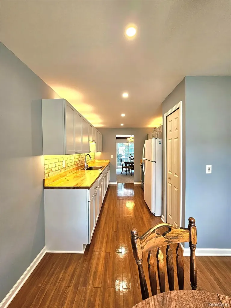 1437 Lantern Lane Rochester Hills City MI 48306