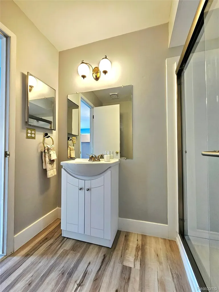 1437 Lantern Lane Rochester Hills City MI 48306