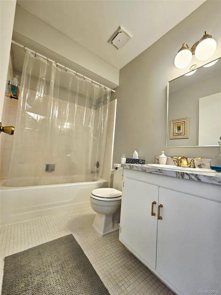 1437 Lantern Lane Rochester Hills City MI 48306