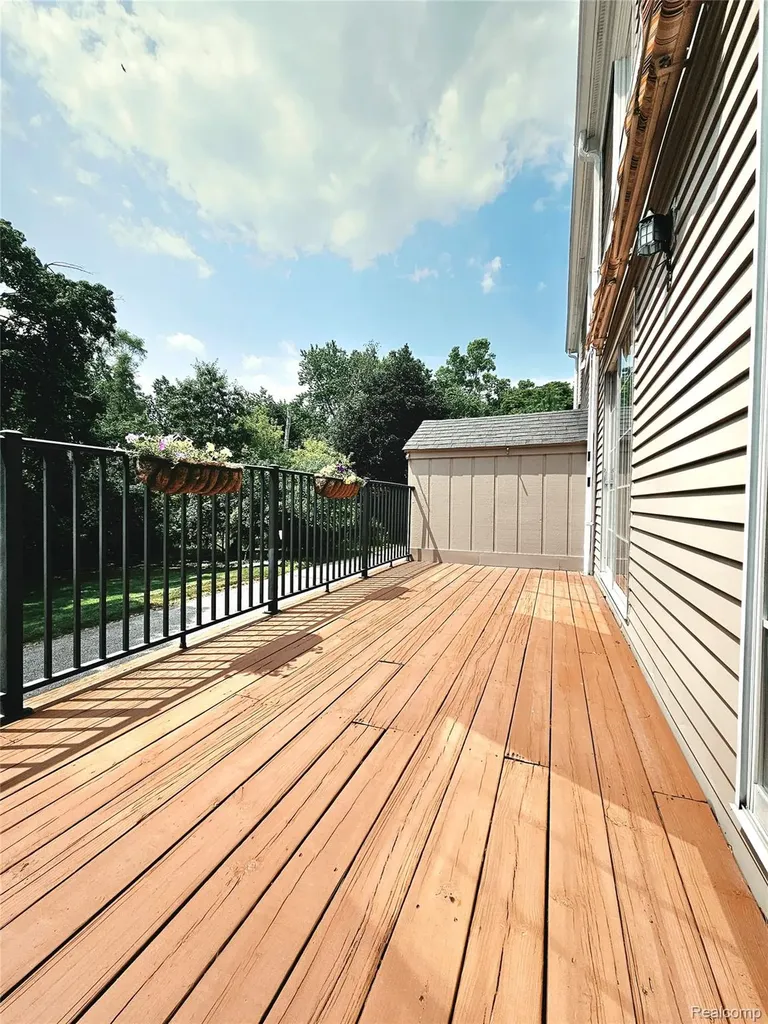 1437 Lantern Lane Rochester Hills City MI 48306
