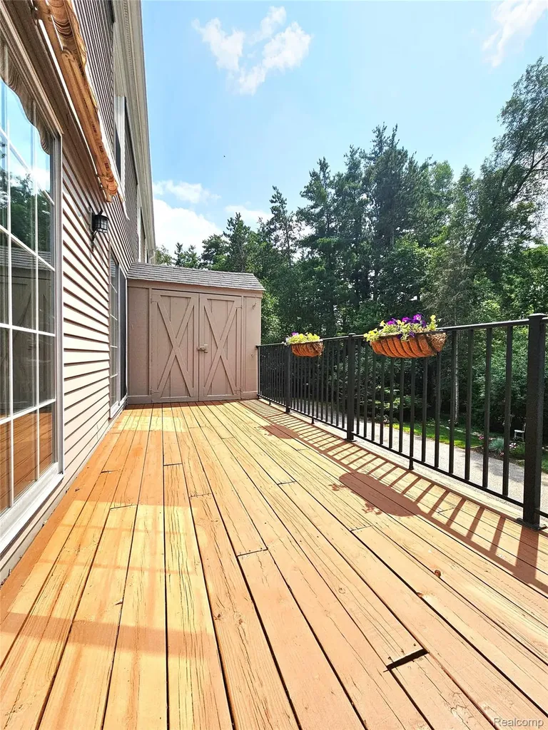 1437 Lantern Lane Rochester Hills City MI 48306