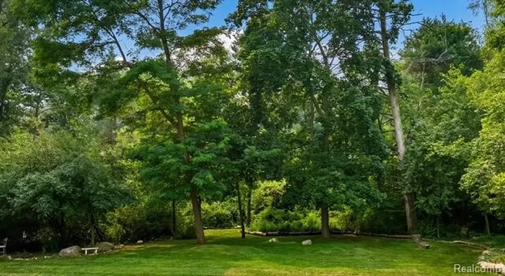 1437 Lantern Lane Rochester Hills City MI 48306