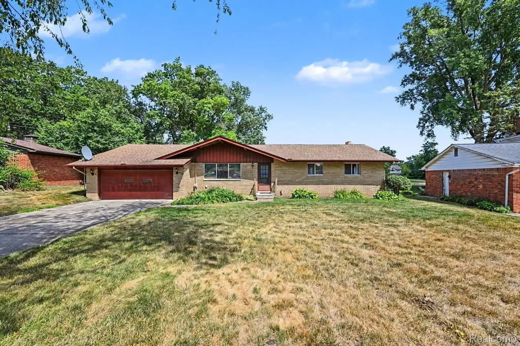 9495 Cooks Court White Lake Charter Township MI 48386