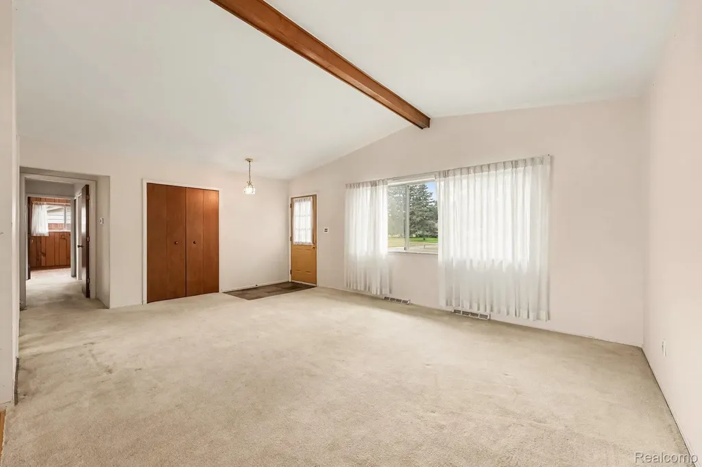 9495 Cooks Court White Lake Charter Township MI 48386