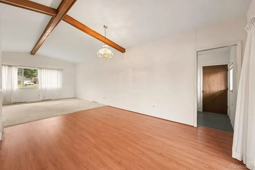 9495 Cooks Court White Lake Charter Township MI 48386