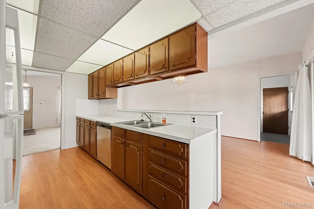 9495 Cooks Court White Lake Charter Township MI 48386