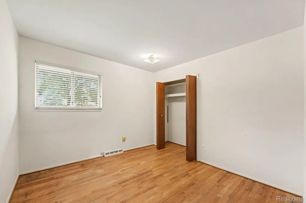 9495 Cooks Court White Lake Charter Township MI 48386
