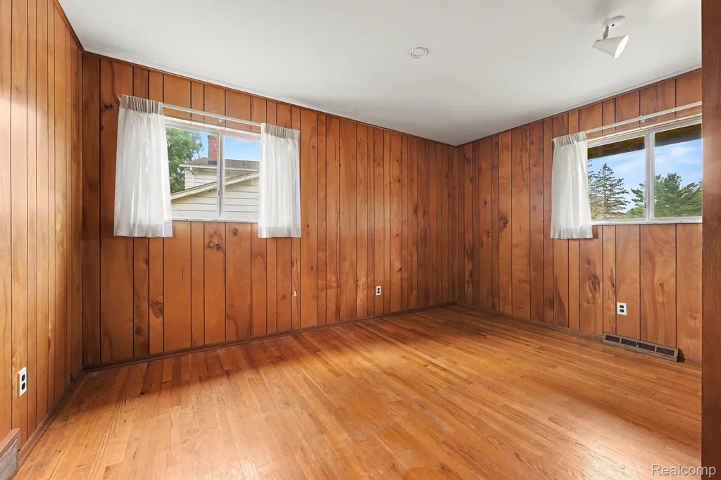 9495 Cooks Court White Lake Charter Township MI 48386