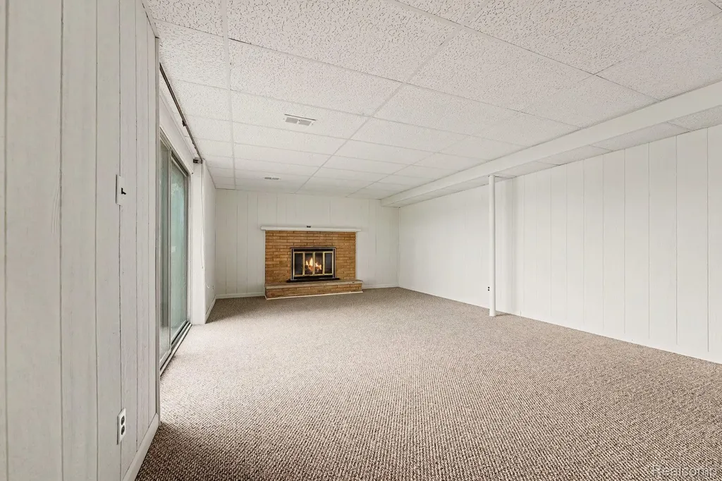 9495 Cooks Court White Lake Charter Township MI 48386