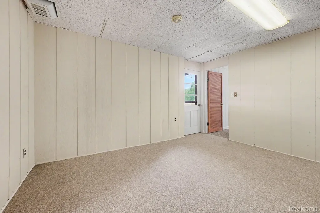9495 Cooks Court White Lake Charter Township MI 48386