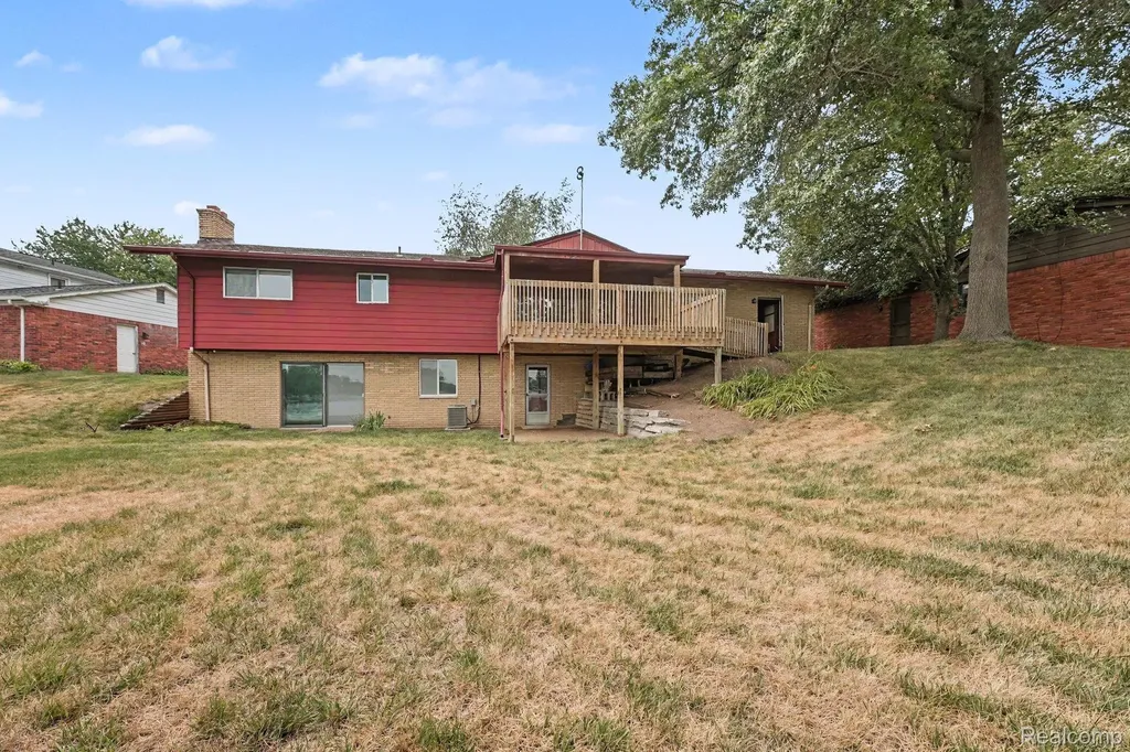 9495 Cooks Court White Lake Charter Township MI 48386
