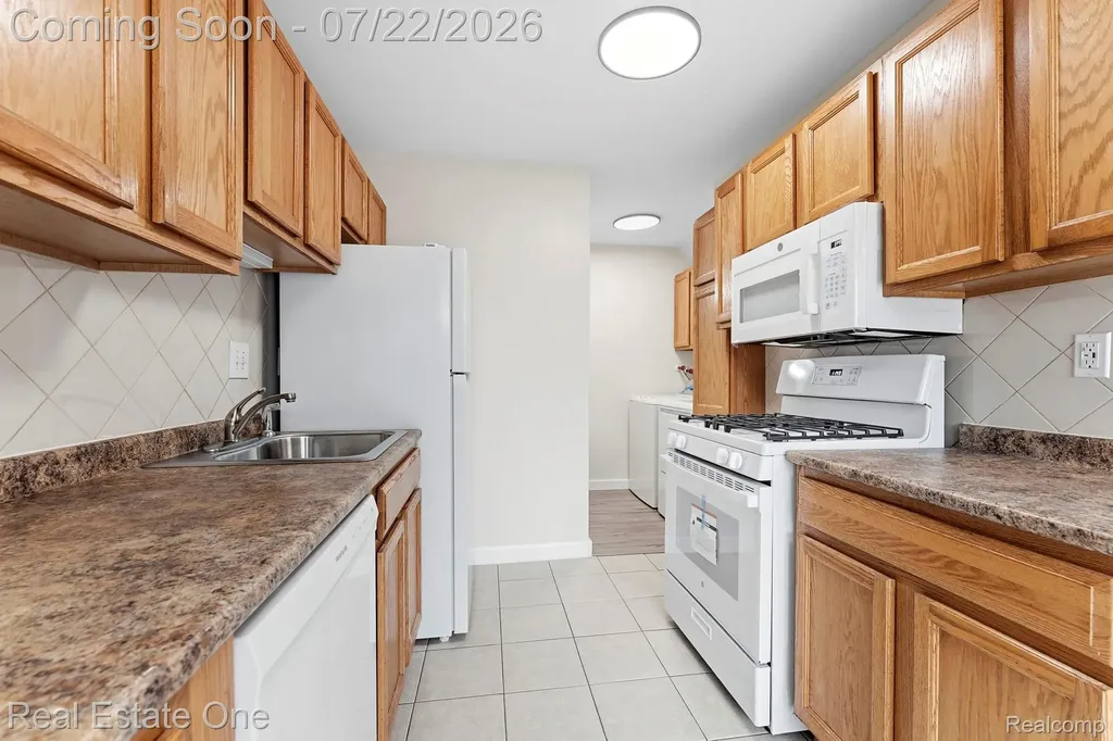 15588 Dupage Boulevard Taylor City MI 48180