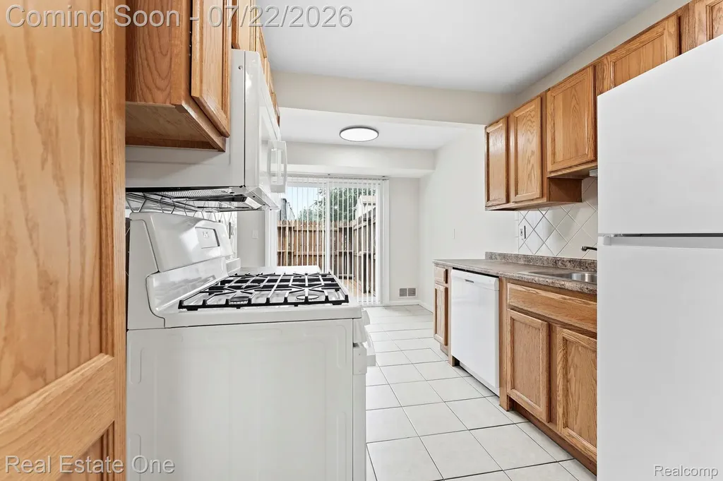 15588 Dupage Boulevard Taylor City MI 48180