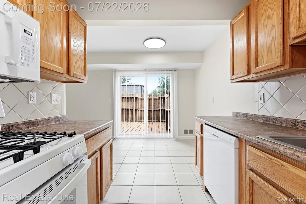 15588 Dupage Boulevard Taylor City MI 48180
