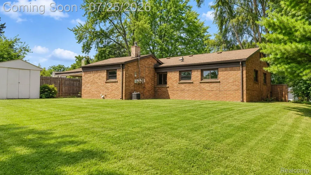 5783 Cambrook Lane Waterford Charter Township MI 48329