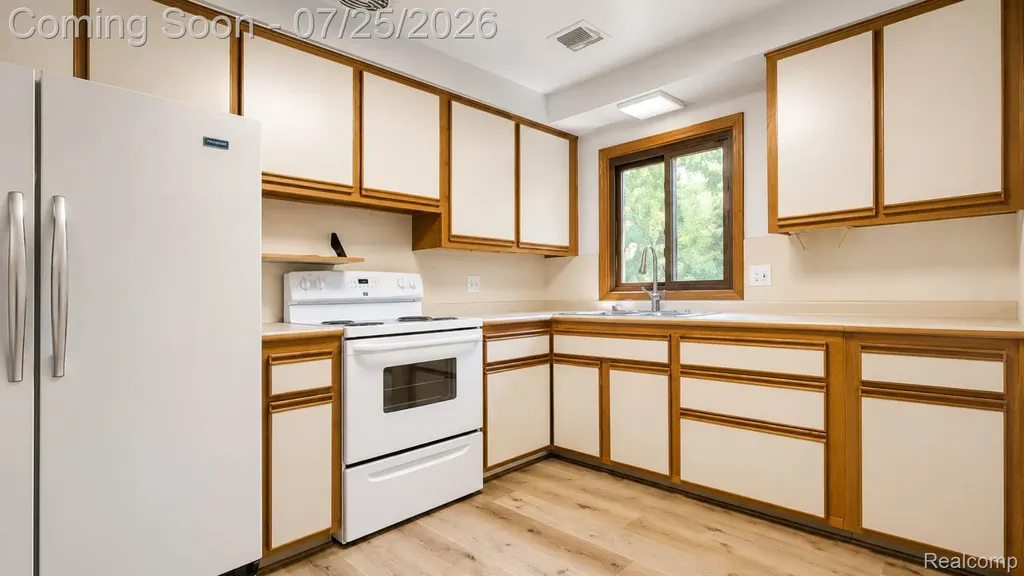 5783 Cambrook Lane Waterford Charter Township MI 48329
