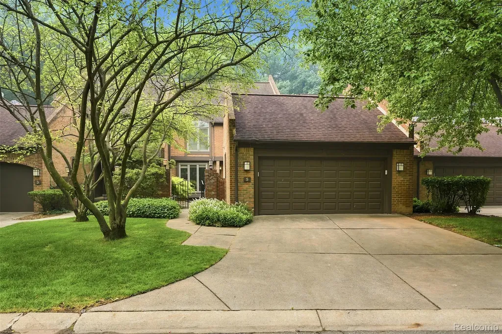 5 Timberlane Court Dearborn City MI 48126