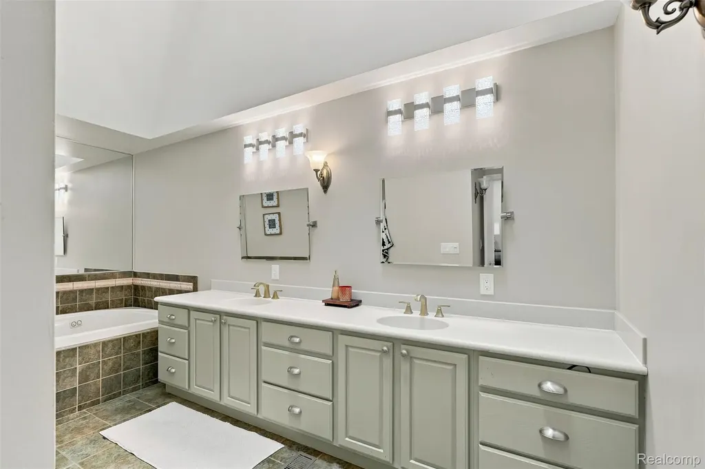 5 Timberlane Court Dearborn City MI 48126