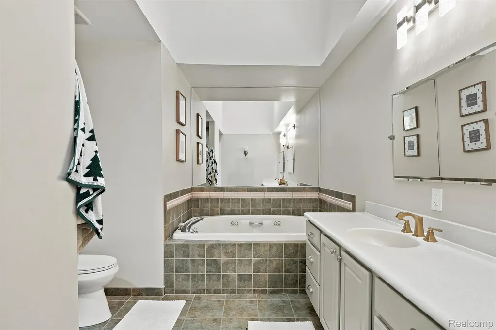 5 Timberlane Court Dearborn City MI 48126