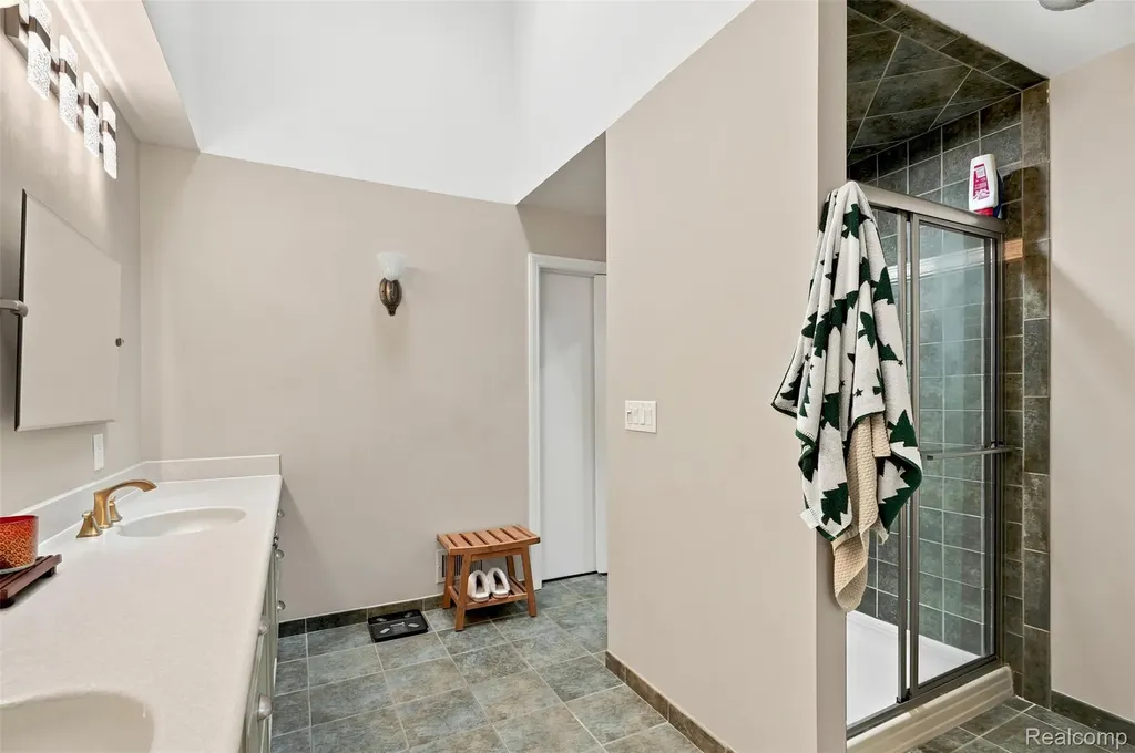 5 Timberlane Court Dearborn City MI 48126