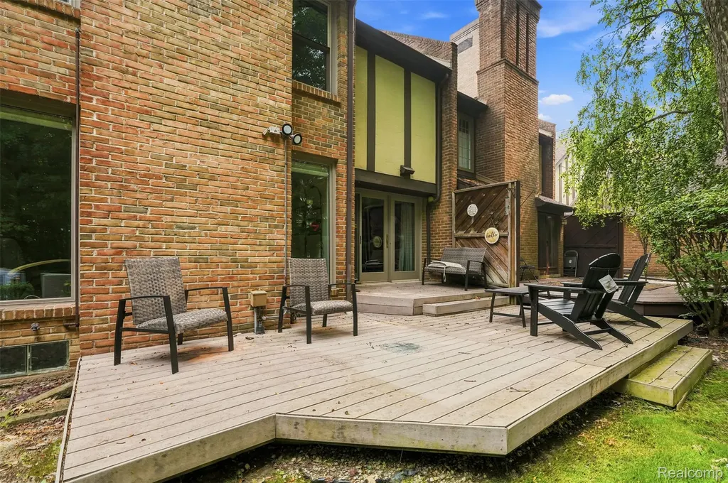 5 Timberlane Court Dearborn City MI 48126