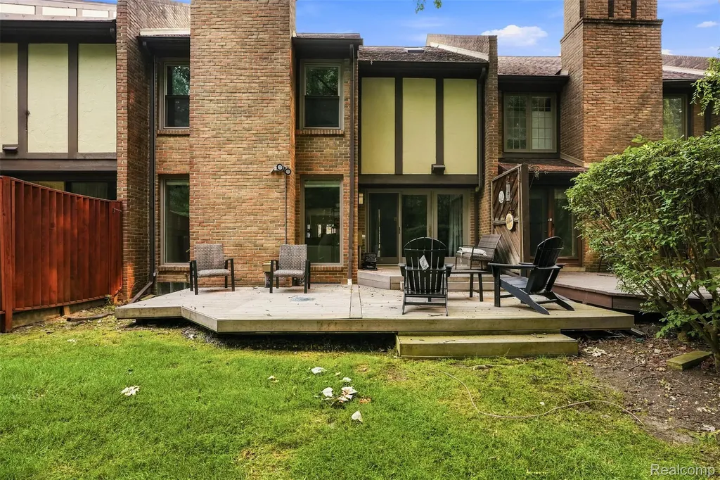 5 Timberlane Court Dearborn City MI 48126