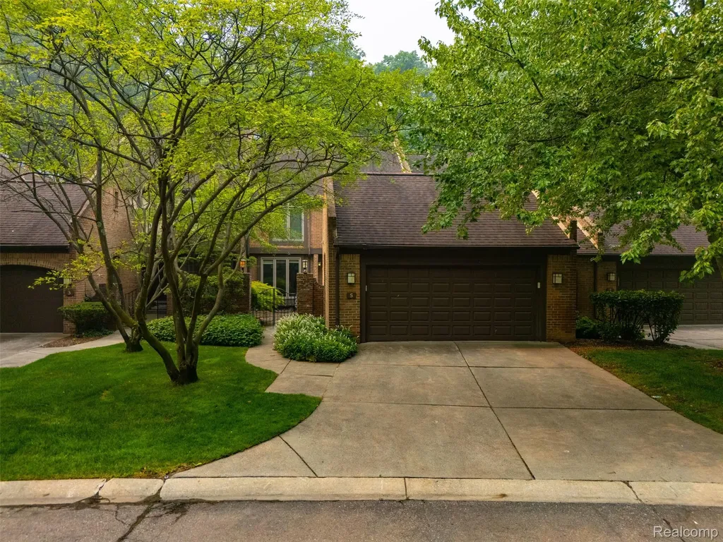 5 Timberlane Court Dearborn City MI 48126