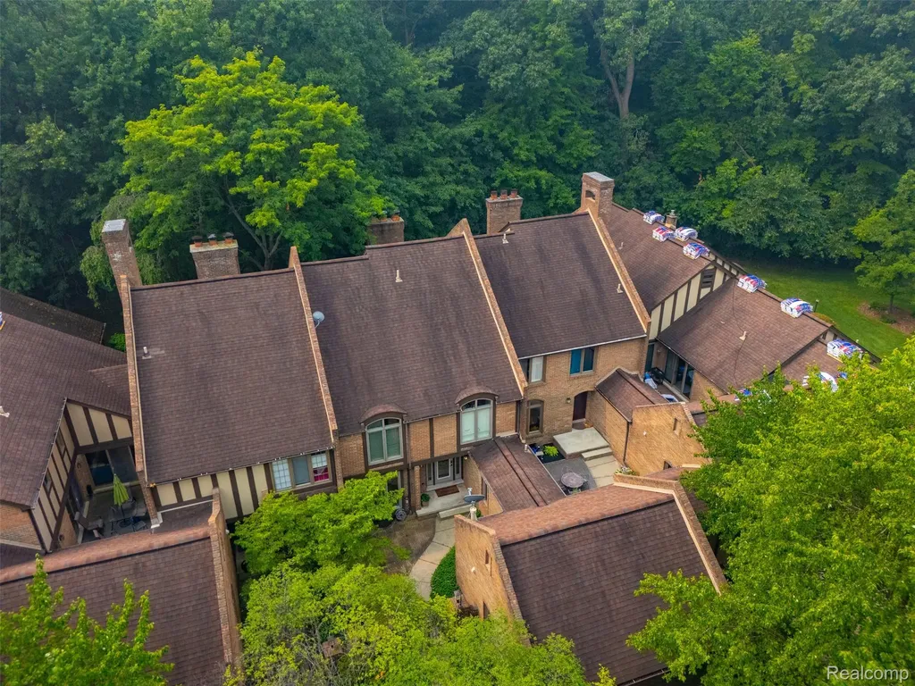 5 Timberlane Court Dearborn City MI 48126