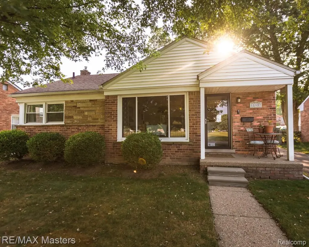 15957 Fox Redford Charter Township MI 48239