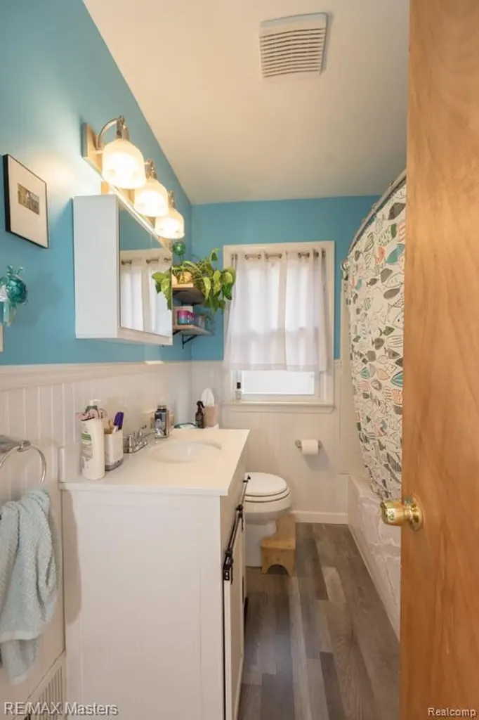 15957 Fox Redford Charter Township MI 48239