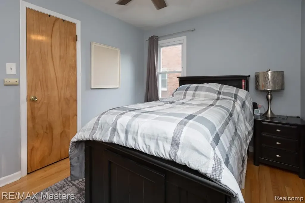 15957 Fox Redford Charter Township MI 48239
