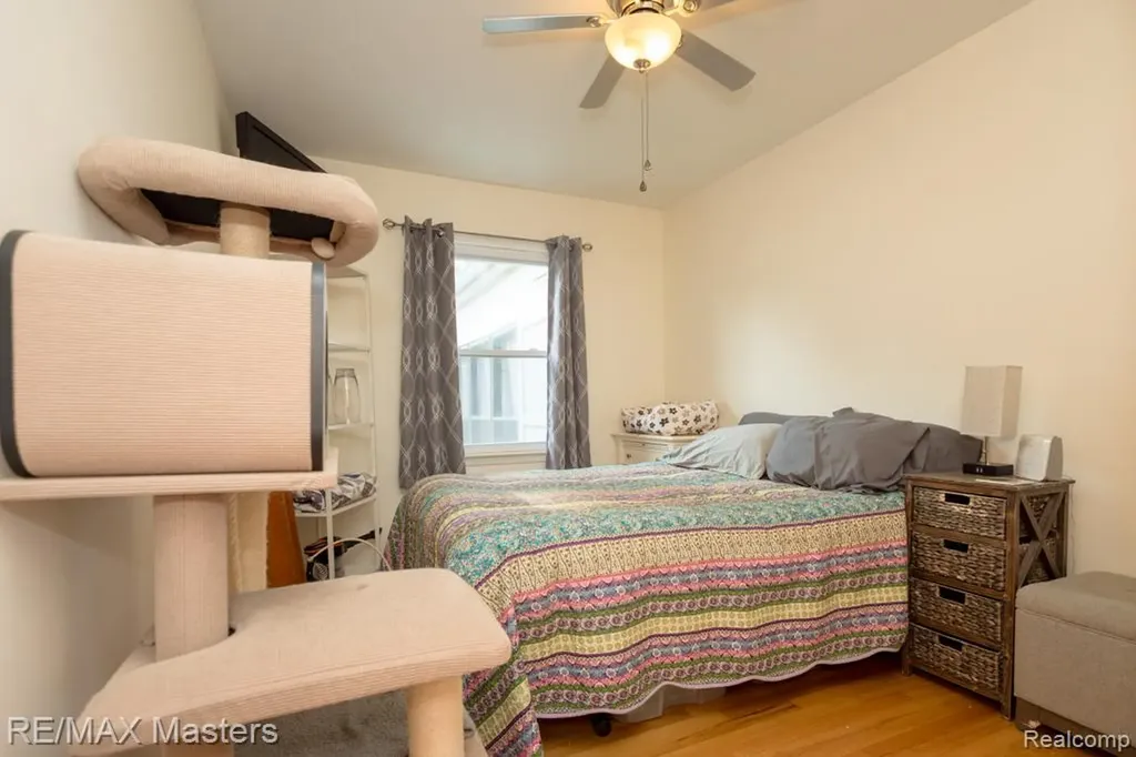 15957 Fox Redford Charter Township MI 48239