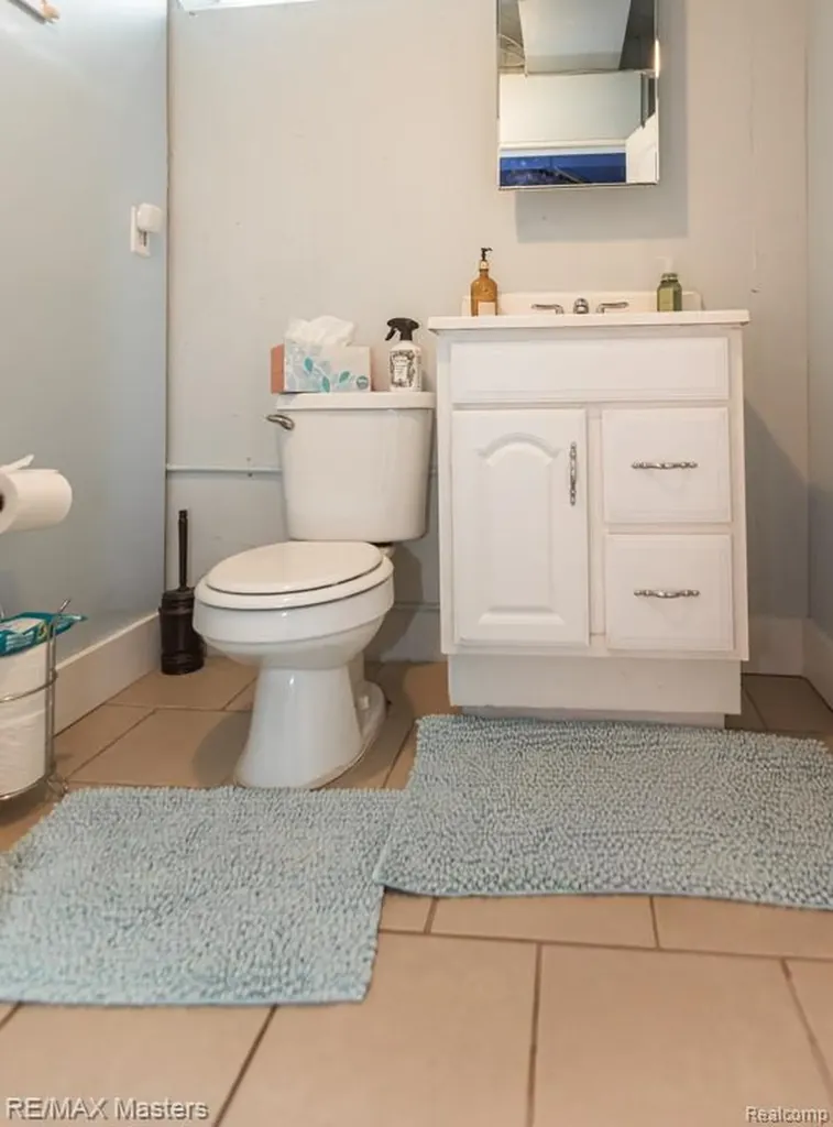15957 Fox Redford Charter Township MI 48239