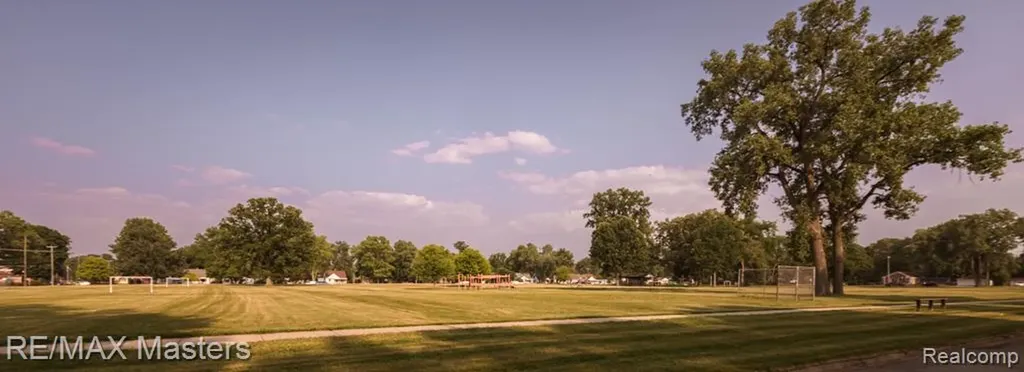 15957 Fox Redford Charter Township MI 48239