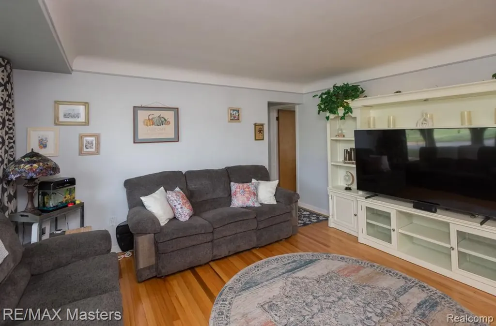 15957 Fox Redford Charter Township MI 48239
