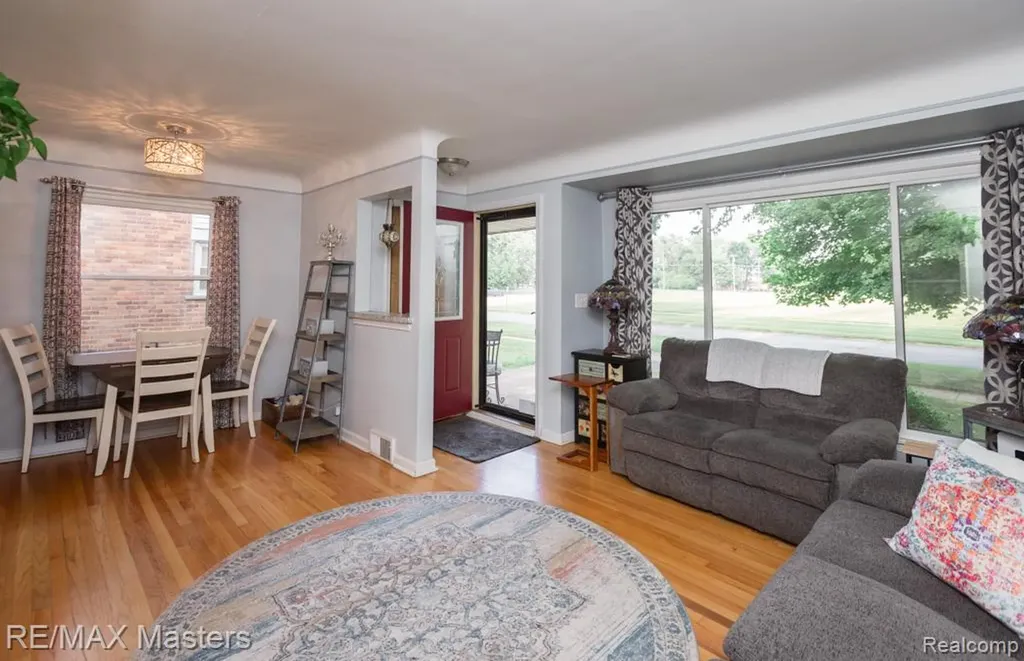 15957 Fox Redford Charter Township MI 48239