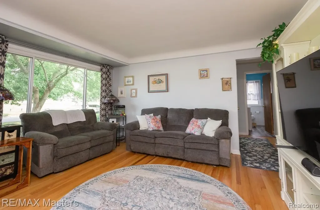 15957 Fox Redford Charter Township MI 48239