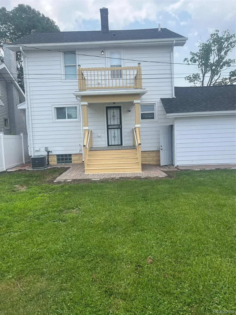 59 Eldredge Street Mt. Clemens City MI 48043