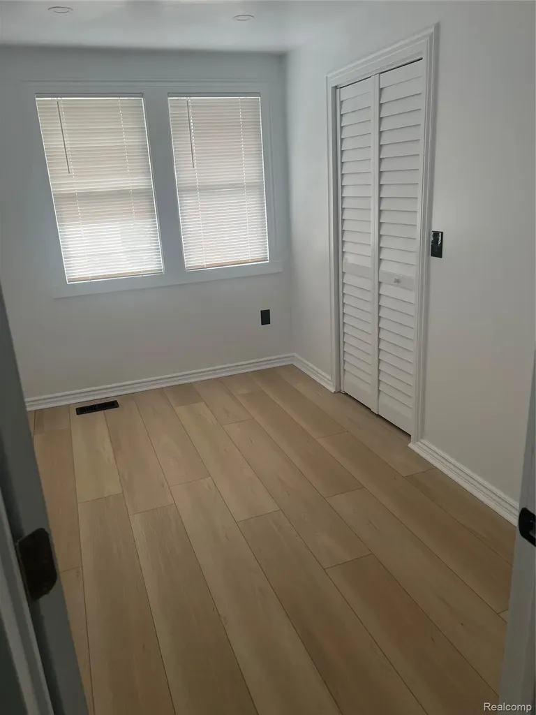 59 Eldredge Street Mt. Clemens City MI 48043