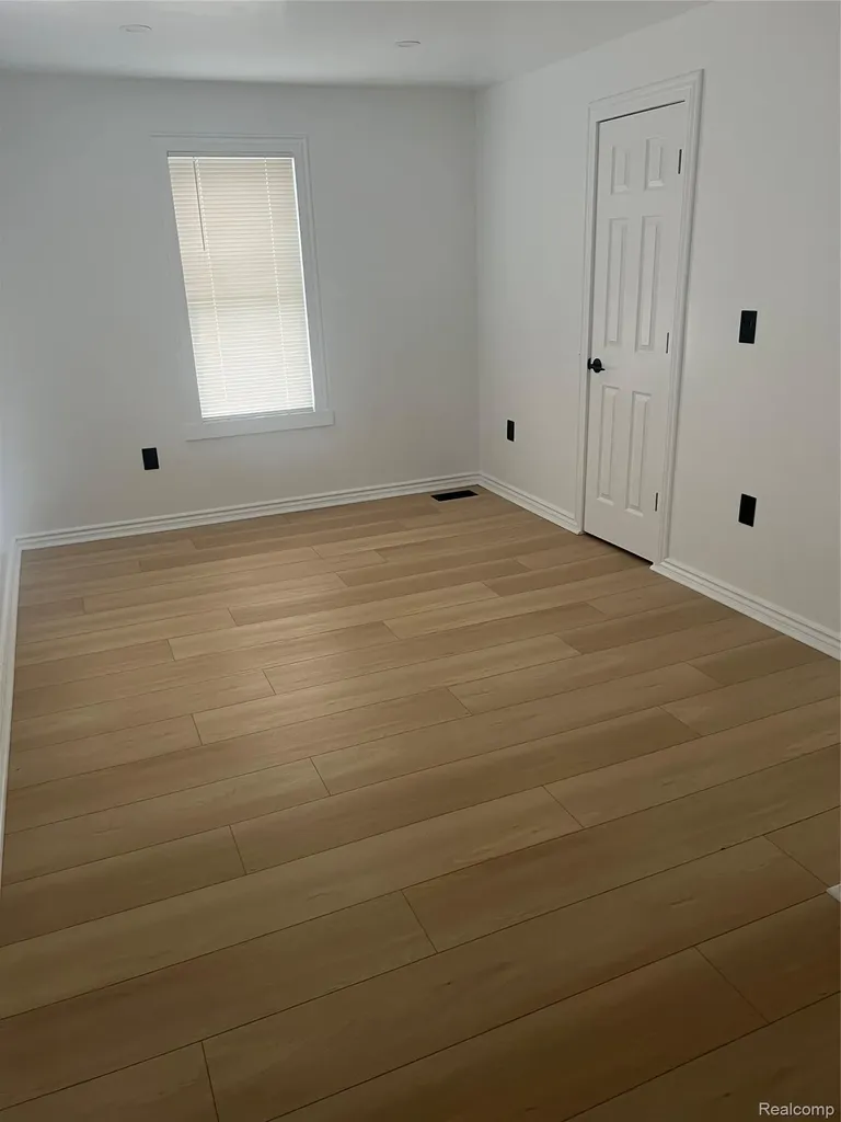 59 Eldredge Street Mt. Clemens City MI 48043