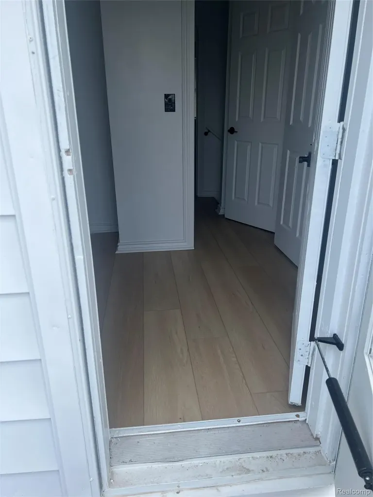 59 Eldredge Street Mt. Clemens City MI 48043