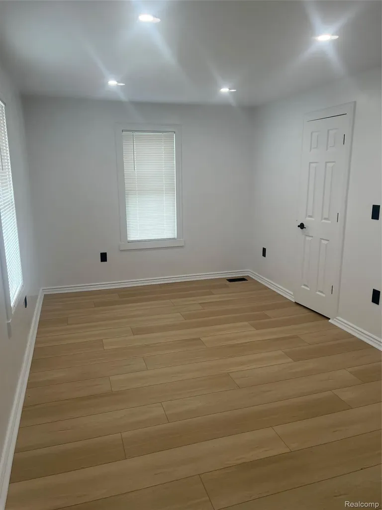 59 Eldredge Street Mt. Clemens City MI 48043