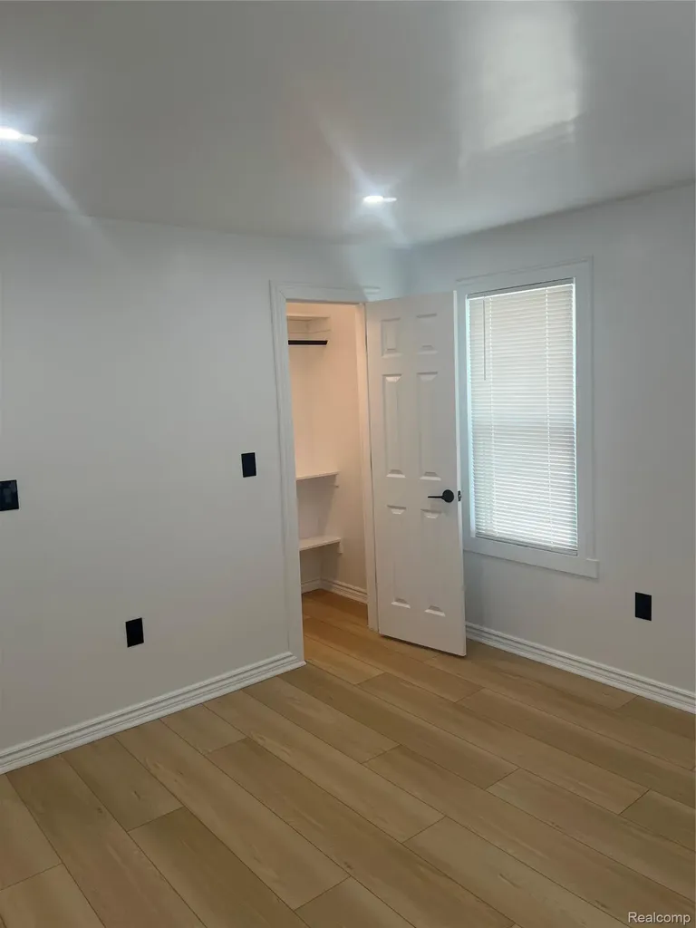 59 Eldredge Street Mt. Clemens City MI 48043