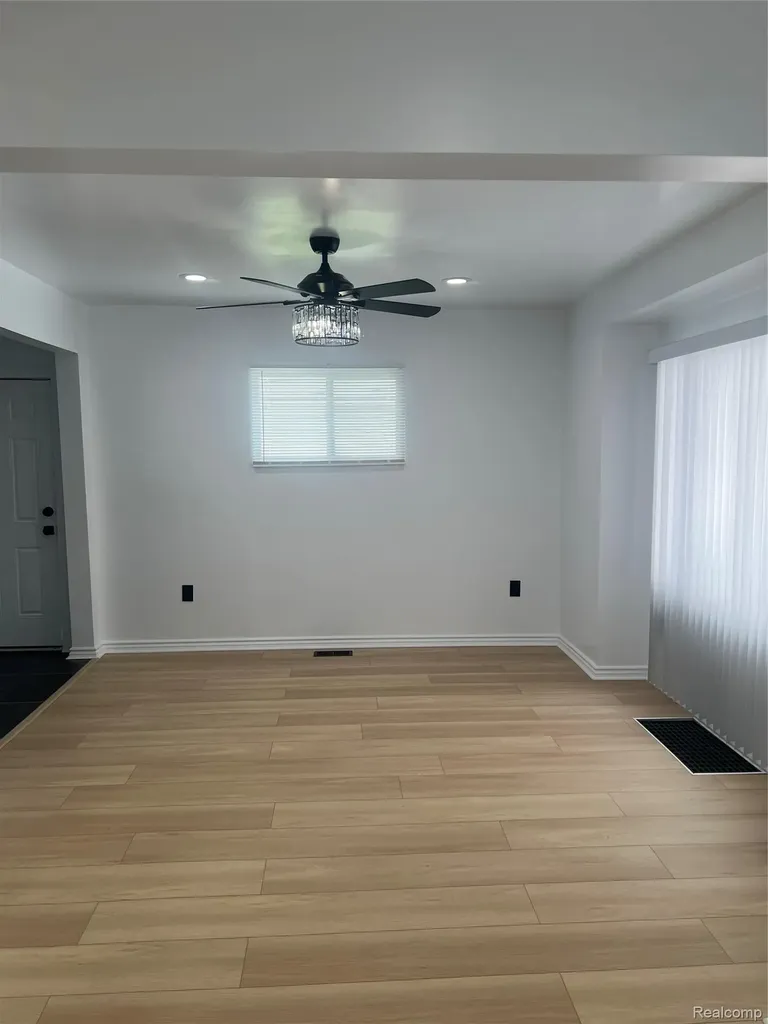 59 Eldredge Street Mt. Clemens City MI 48043