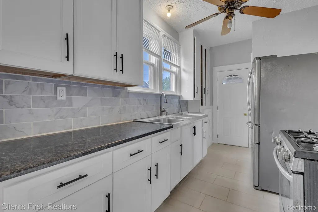 14077 Mark Twain Street Detroit City MI 48227