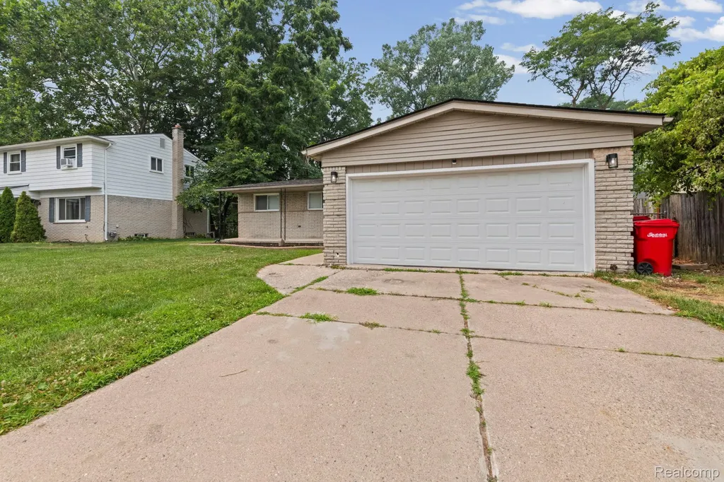 30371 Park Lane Southfield City MI 48076
