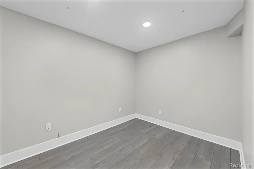 30371 Park Lane Southfield City MI 48076